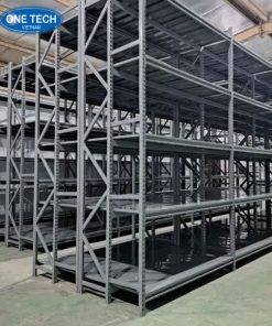 Kệ thép trung tải màu ghi, sơn tĩnh điện chống gỉ, dùng cho nhà kho