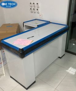 Hình ảnh quầy thu ngân chữ L kiểu dáng đơn giản, thiết kế tiết kiệm diện tích cho cửa hàng bán lẻ