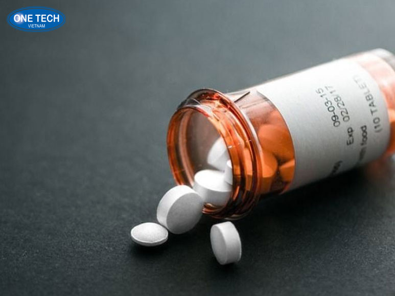 Hình ảnh minh họa cách tra cứu số lô trên nhãn sản phẩm để kiểm tra nguồn gốc và ngày sản xuất