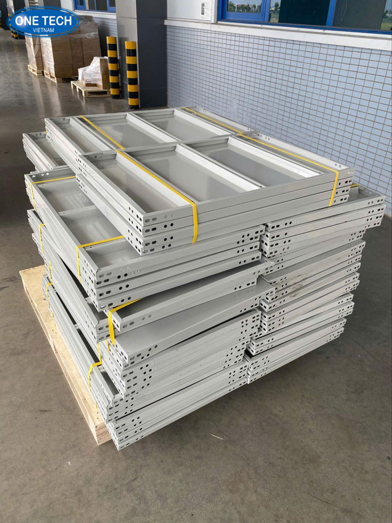 Kệ bán hàng tạp hóa thanh lý giá rẻ, chất lượng tốt Kệ bán hàng tạp hóa thanh lý bằng sắt sơn tĩnh điện, còn mới, trưng bày nhiều mặt hàng