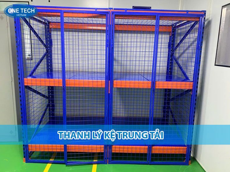 Kệ trung tải thanh lý có khung thép chắc chắn, sơn tĩnh điện, phù hợp cho kho hàng