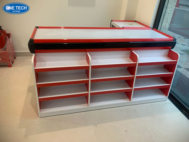 Bàn thu ngân Đà Nẵng thiết kế chuyên biệt cho cửa hàng nhỏ Mẫu bàn thu ngân được sử dụng tại các cửa hàng bán lẻ ở Đà Nẵng