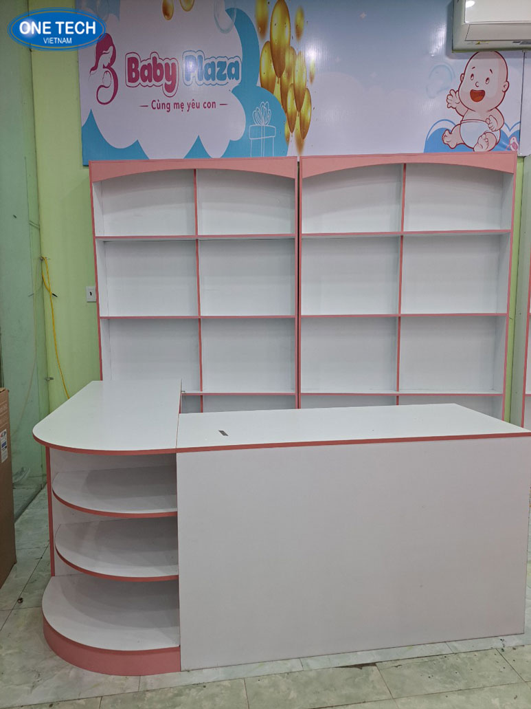 Mẫu bàn thu ngân được lắp tại một điểm bán hàng ở Hải Phòng với bố trí gọn gàng