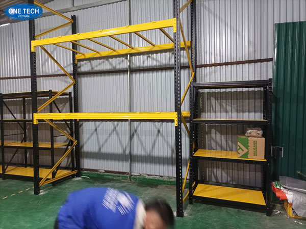 Kệ công nghiệp 2 tầng One Tech - Giải pháp lưu trữ tối ưu cho kho hàng Kệ công nghiệp hai tầng One Tech, thiết kế chuyên dụng cho hàng hóa tải trọng lớn