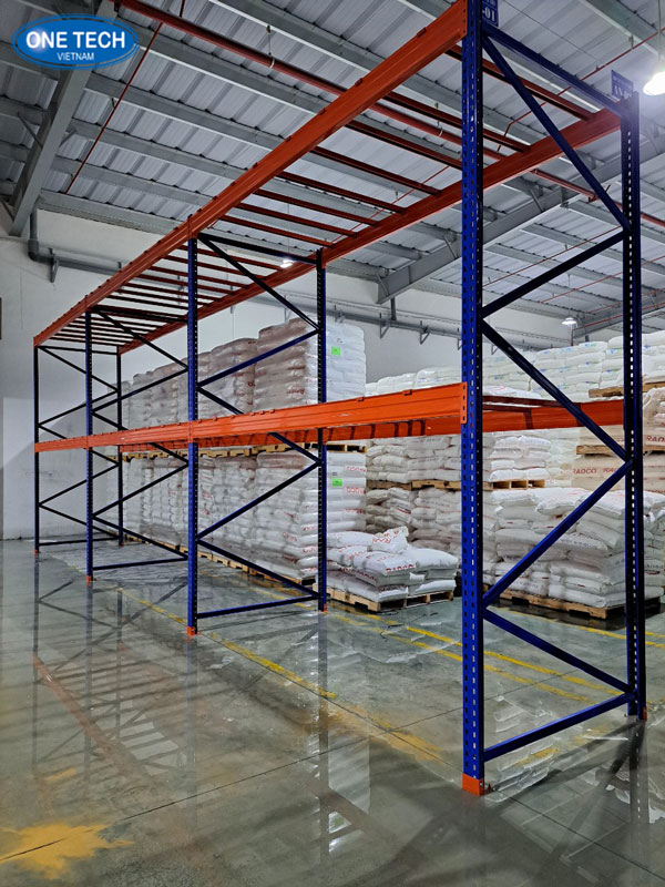 Kệ công nghiệp 2 tầng Selective chịu tải lớn cho kho hàng Kệ công nghiệp 2 tầng Selective dùng cho kho hàng tải trọng nặng