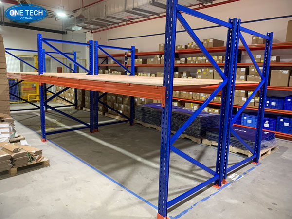 Kệ công nghiệp ứng dụng trong kho hàng hiện đại Kệ công nghiệp hỗ trợ lưu trữ hàng hóa hiệu quả tại kho thành phẩm