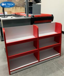 Kệ trưng bày nhỏ đặt ở đầu bàn thu ngân, tăng hiệu quả tiếp cận sản phẩm