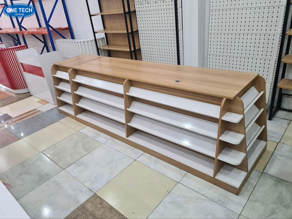 Kệ đầu bàn thu ngân sử dụng để trưng bày sản phẩm tại điểm thanh toán