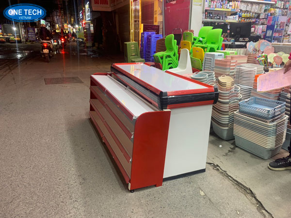 Mẫu kệ đầu bàn thu ngân phù hợp với cửa hàng tiện lợi và siêu thị mini