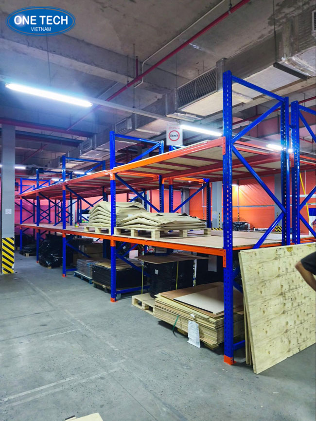 Giải pháp kệ kho hàng tối ưu hóa không gian lưu trữ Kệ kho hàng giúp phân loại hàng hóa dễ dàng và tăng hiệu suất vận hành kho