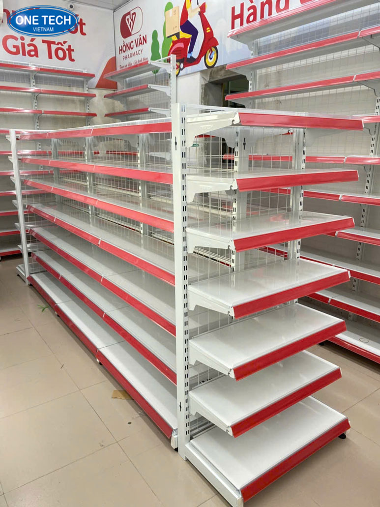 Không gian mua sắm hiện đại với kệ siêu thị lắp đặt tại TP.HCM Kệ siêu thị lắp đặt trong cửa hàng TP.HCM giúp sắp xếp sản phẩm dễ quan sát và tiếp cận
