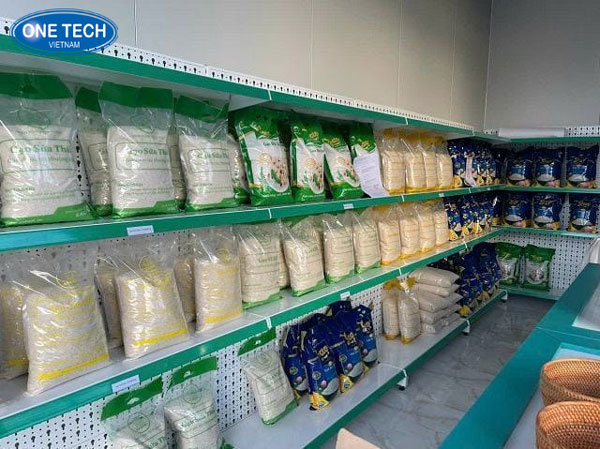Kệ trưng bày gạo kiểu dáng đa dạng, phù hợp mọi nhu cầu bán lẻ Kệ gạo bày bán chuyên nghiệp, tăng khả năng nhận diện thương hiệu cửa hàng