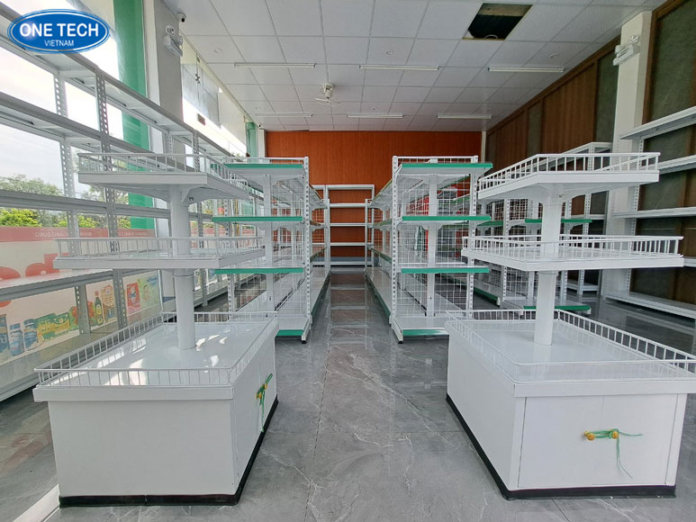 Giá trưng bày khẩu trang giúp bố trí sản phẩm khoa học và dễ tiếp cận
