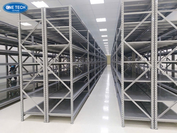 Kệ trung tải 7 tầng chịu lực 500kg/tầng Kệ trung tải 7 tầng màu xám chịu tải 500kg mỗi tầng, thích hợp cho kho hàng vừa và nhỏ