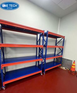 Kệ trung tải có bánh xe tiện lợi dùng để lưu trữ hàng hóa trong kho