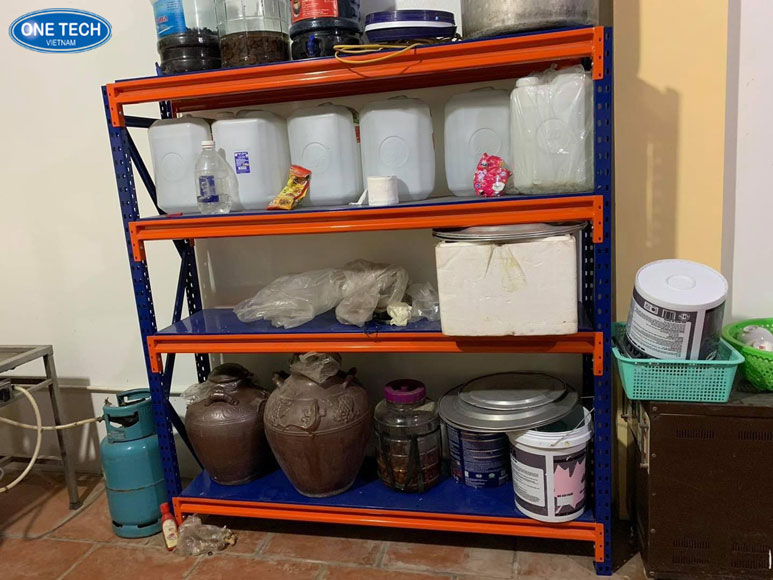 Kệ trung tải để đồ điện máy, hỗ trợ sắp xếp sản phẩm khoa học trong cửa hàng