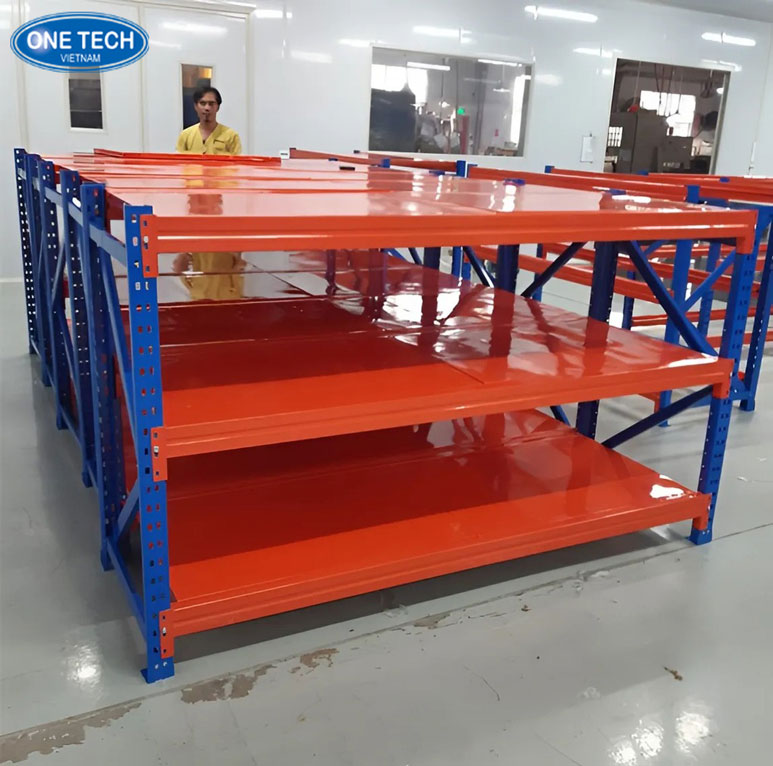 Kệ trung tải trưng bày đồ điện máy giúp sắp xếp gọn gàng và tối ưu không gian lưu trữ