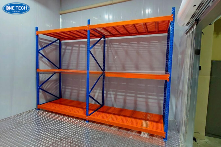 Kệ trung tải để đồ điện máy giúp quản lý hàng hóa hiệu quả và nâng cao hình ảnh cửa hàng