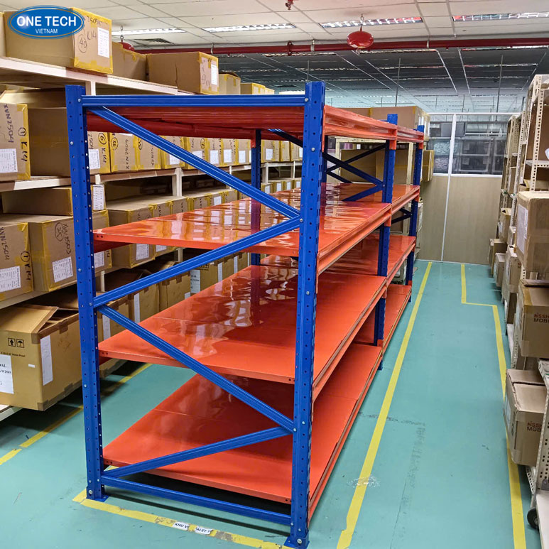 Kệ trung tải lưu trữ phụ tùng - Tối ưu thao tác và quản lý kho Hệ thống kệ trung tải lưu trữ phụ tùng cơ khí, hỗ trợ phân loại vật tư dễ dàng