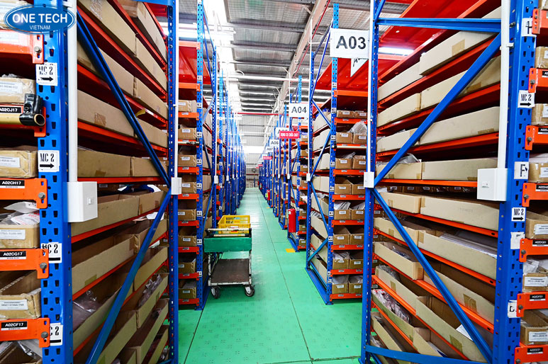 Kệ trung tải để phụ tùng cơ khí tại xưởng cung cấp uy tín Kệ trung tải trưng bày phụ tùng cơ khí, phân phối bởi đơn vị uy tín, giá cạnh tranh