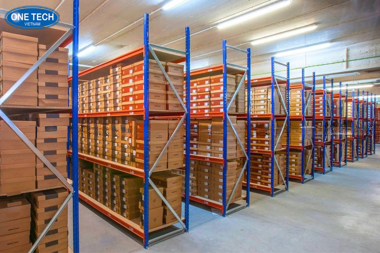 Doanh nghiệp và văn phòng sử dụng kệ trung tải để lưu trữ hồ sơ, tài liệu ngăn nắp
