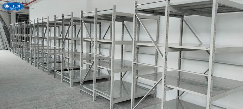 Kệ trung tải dùng để sắp xếp tài liệu rõ ràng, phù hợp kho hồ sơ doanh nghiệp