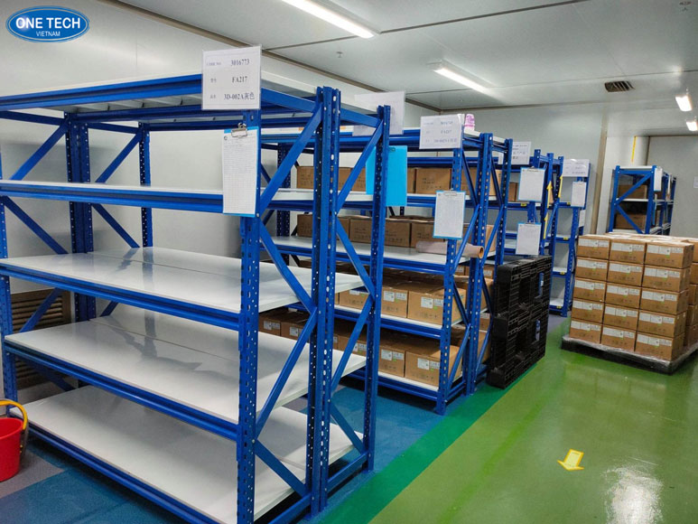 Kệ trung tải đựng tài liệu văn phòng giúp lưu trữ ngăn nắp, tối ưu không gian