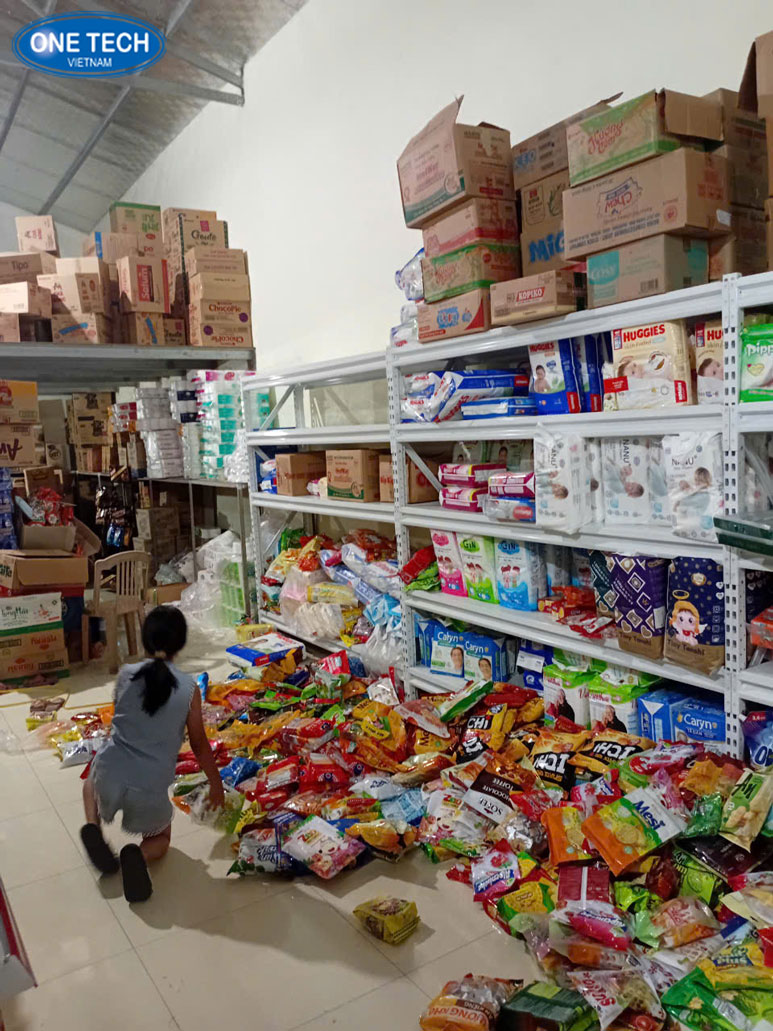 Kệ trung tải được sử dụng để bố trí thùng carton đều theo từng tầng trong kho