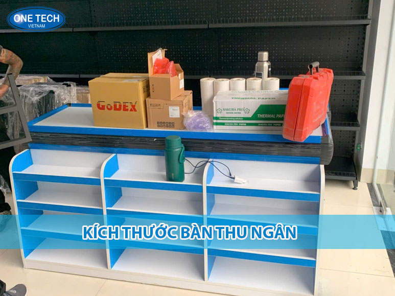 Hình ảnh minh họa kích thước bàn thu ngân phổ biến: dài 120cm, cao 85cm, rộng 55cm