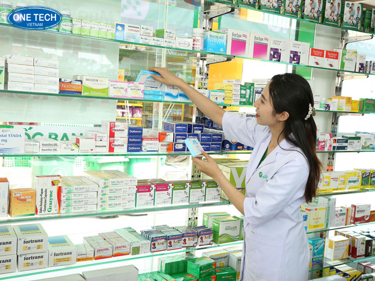 Quầy thuốc tây hiện đại mở gần chợ, kinh doanh ổn định và sinh lời cao