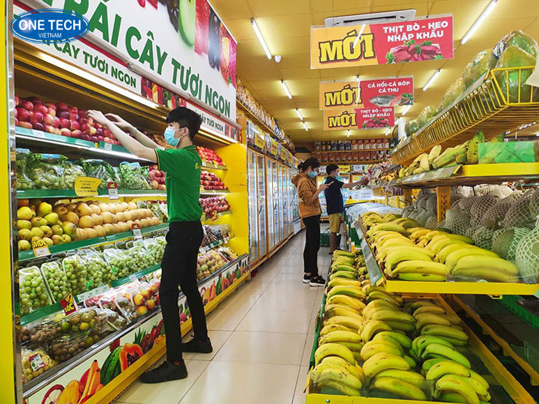 Mặt tiền siêu thị Bách Hóa Xanh tại Bình Dương, chuyên cung cấp thực phẩm tươi sống và nhu yếu phẩm hàng ngày