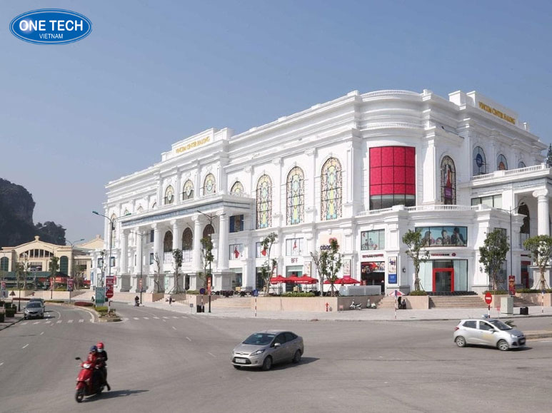 Trung tâm thương mại sang trọng với kiến trúc hiện đại, không gian mua sắm đẳng cấp tại Việt Nam