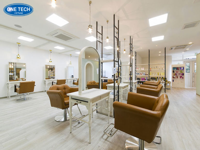 Tiệm salon tóc nam nữ chuyên nghiệp mở tại nhà trong hẻm nhỏ
