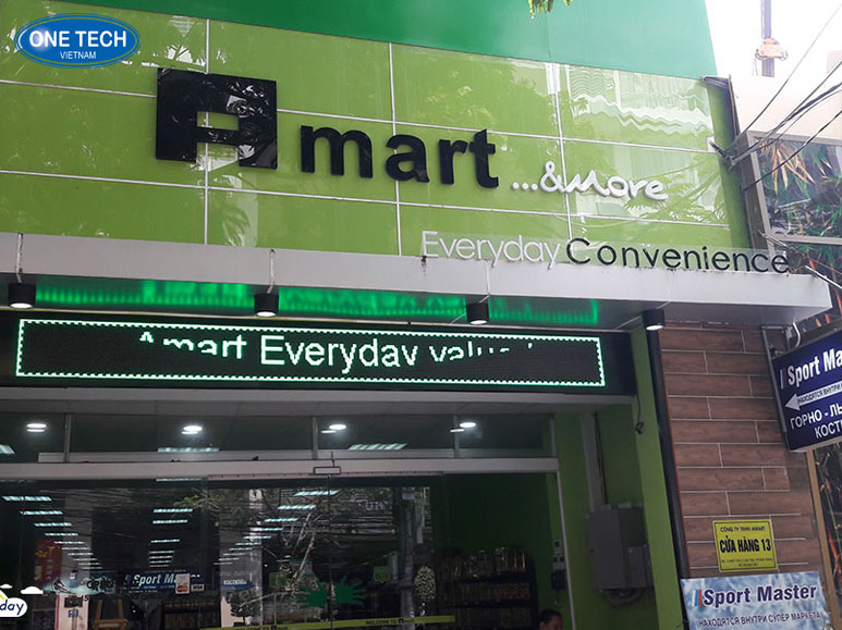 Mặt tiền siêu thị Amart Nha Trang, nơi cung cấp đặc sản địa phương và hàng nhập khẩu chất lượng