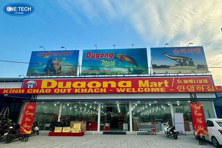 Mặt tiền siêu thị Dugong Mart Phú Quốc với không gian mua sắm rộng lớn và tiện nghi