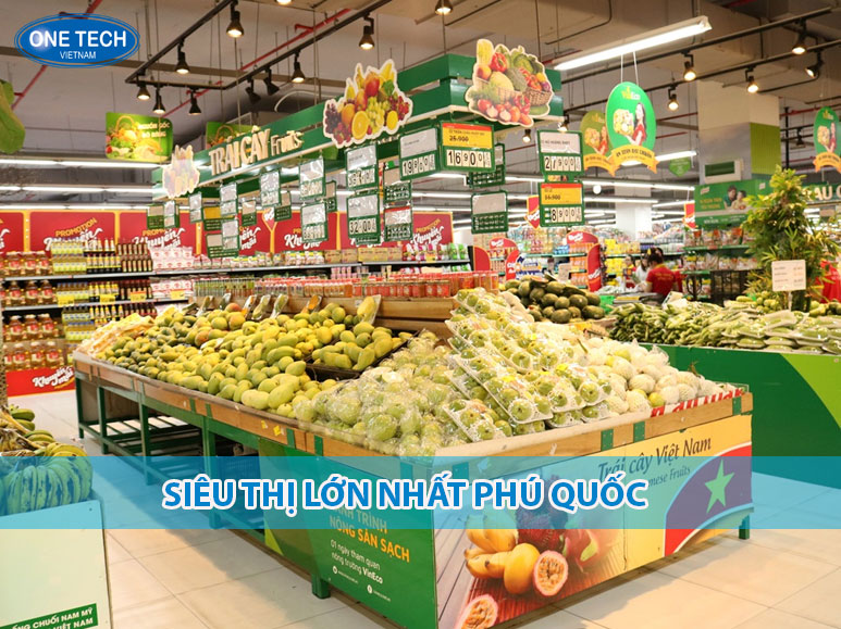 Toàn cảnh siêu thị lớn nhất Phú Quốc với không gian rộng rãi, hiện đại và đa dạng mặt hàng