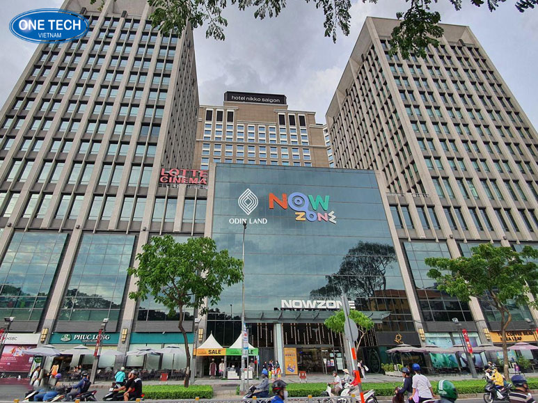 Mặt tiền NOWZONE Fashion Mall Quận 1 - siêu thị thời trang kết hợp vui chơi giải trí