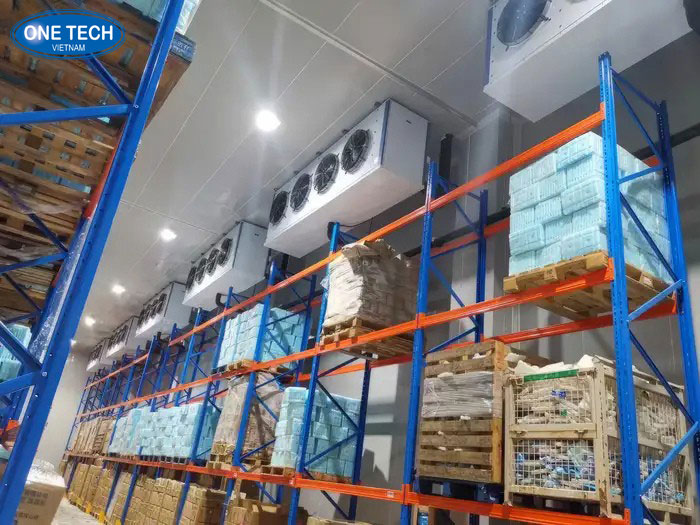 Kệ kho lạnh Selective bằng thép bền chắc, thiết kế tối ưu cho kho lạnh công nghiệp