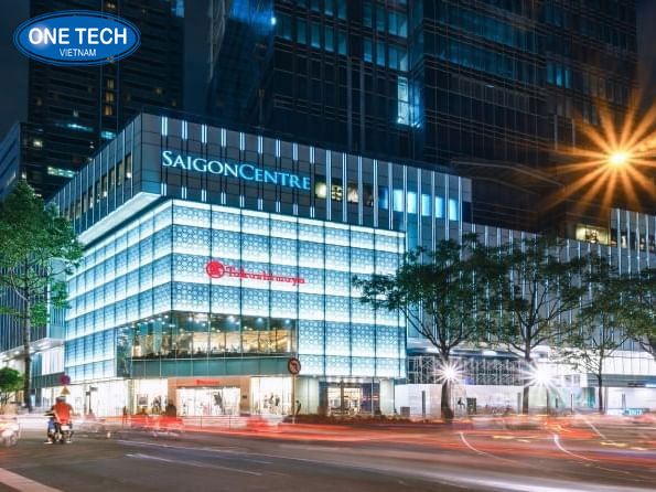 Saigon Centre (Takashimaya) - Trung tâm thương mại đẳng cấp quốc tế tại Quận 1 Toàn cảnh trung tâm thương mại Saigon Centre (Takashimaya) tại Quận 1, TP.HCM - Điểm đến mua sắm, ẩm thực và giải trí sang trọng hàng đầu